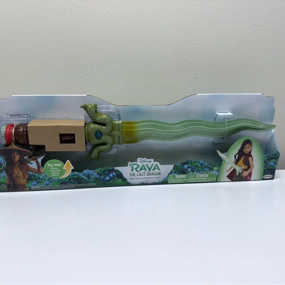 Disney Raya and the Last Dragon Sword Action Adventure Blade w/ Lights Sounds